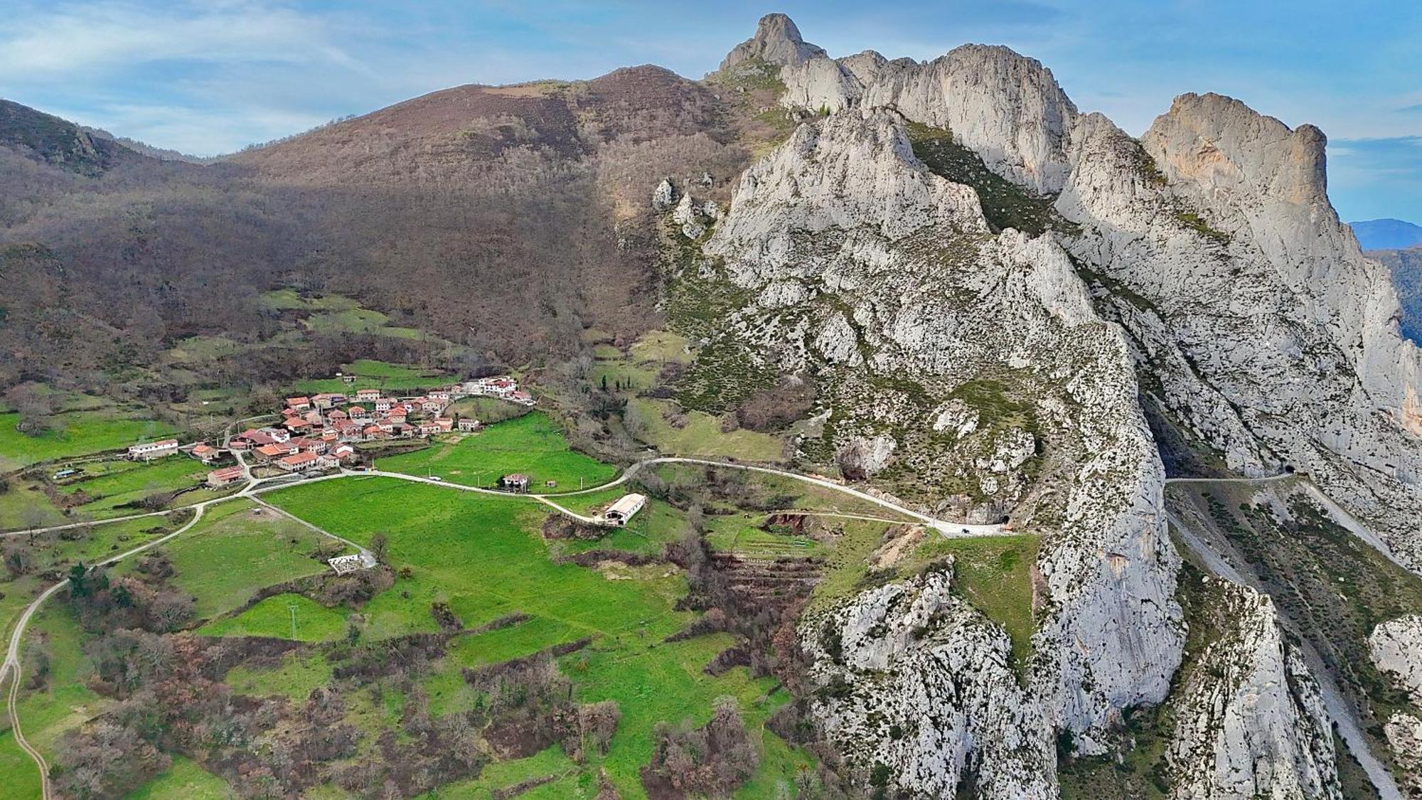 Hotel Rural El Sestil Dobres ภายนอก รูปภาพ