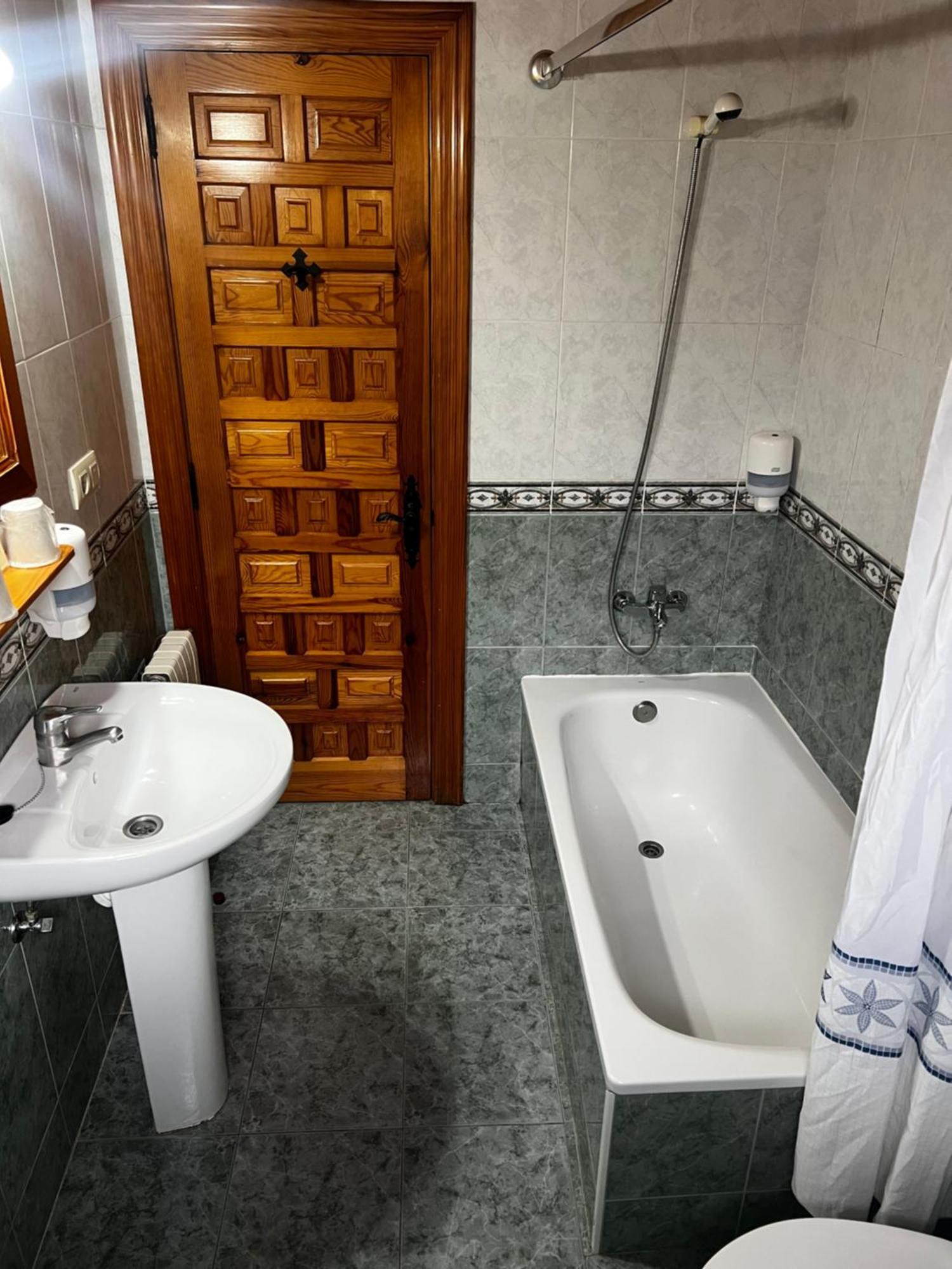 Hotel Rural El Sestil Dobres ภายนอก รูปภาพ