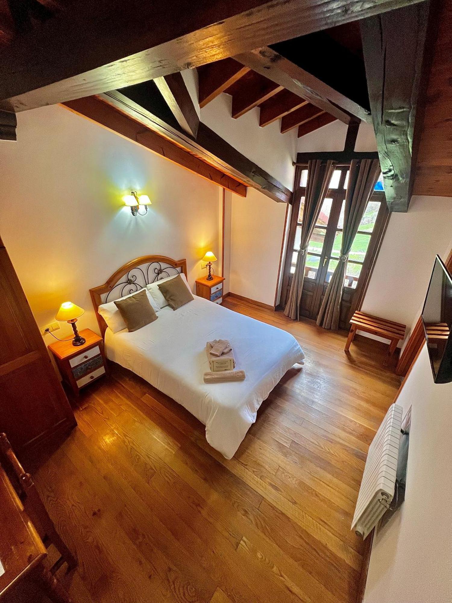 Hotel Rural El Sestil Dobres ภายนอก รูปภาพ