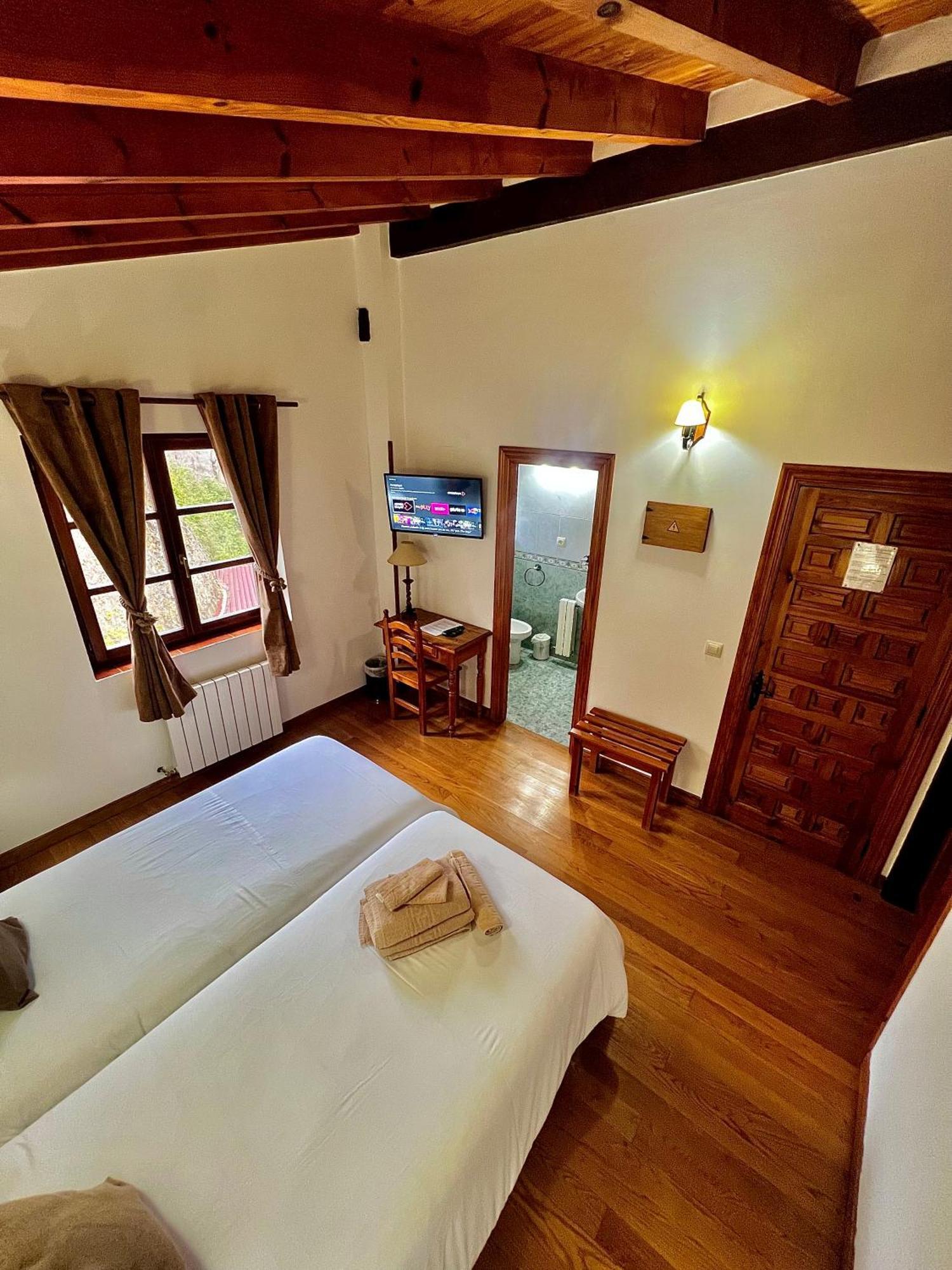 Hotel Rural El Sestil Dobres ภายนอก รูปภาพ