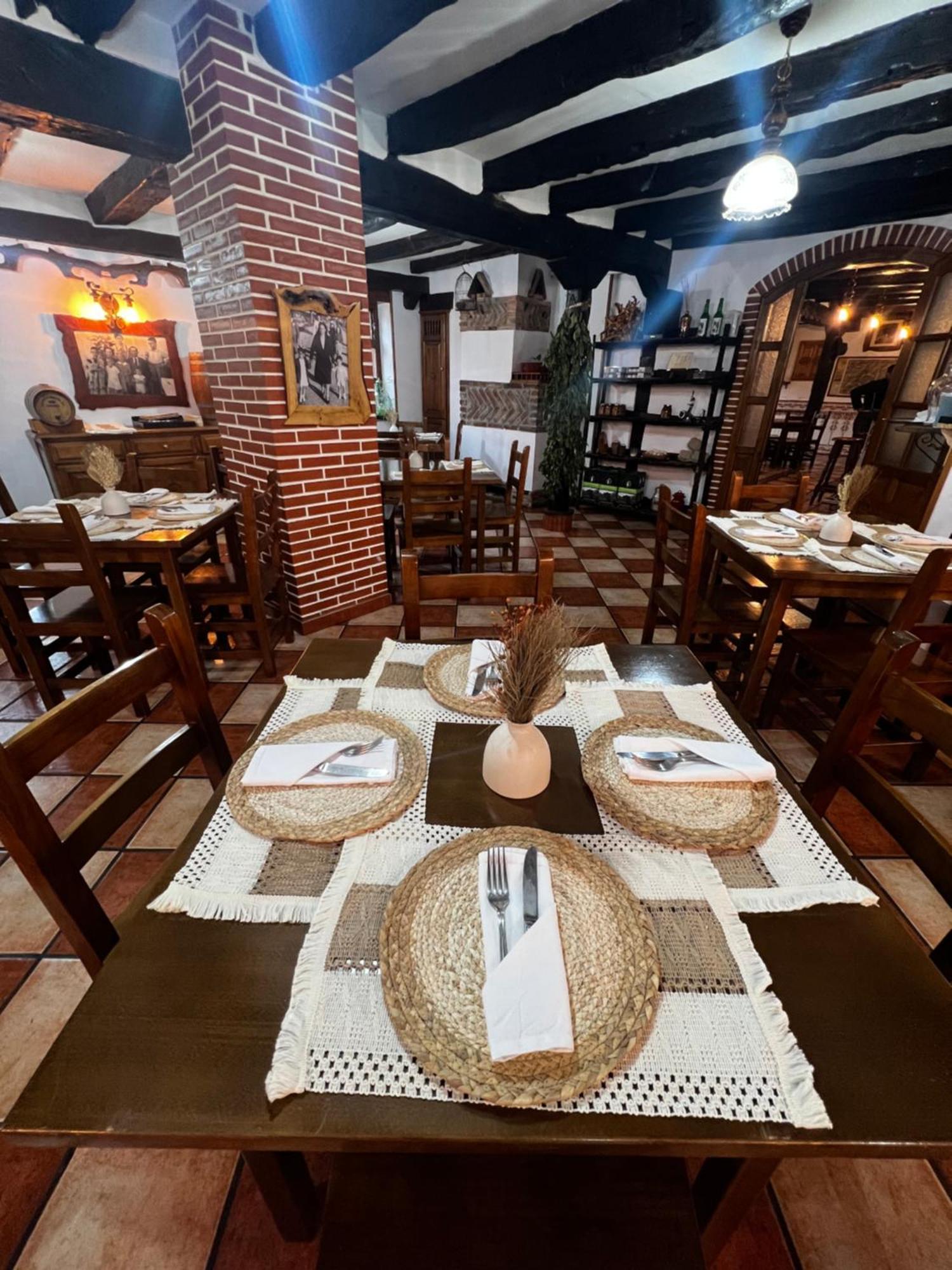 Hotel Rural El Sestil Dobres ภายนอก รูปภาพ